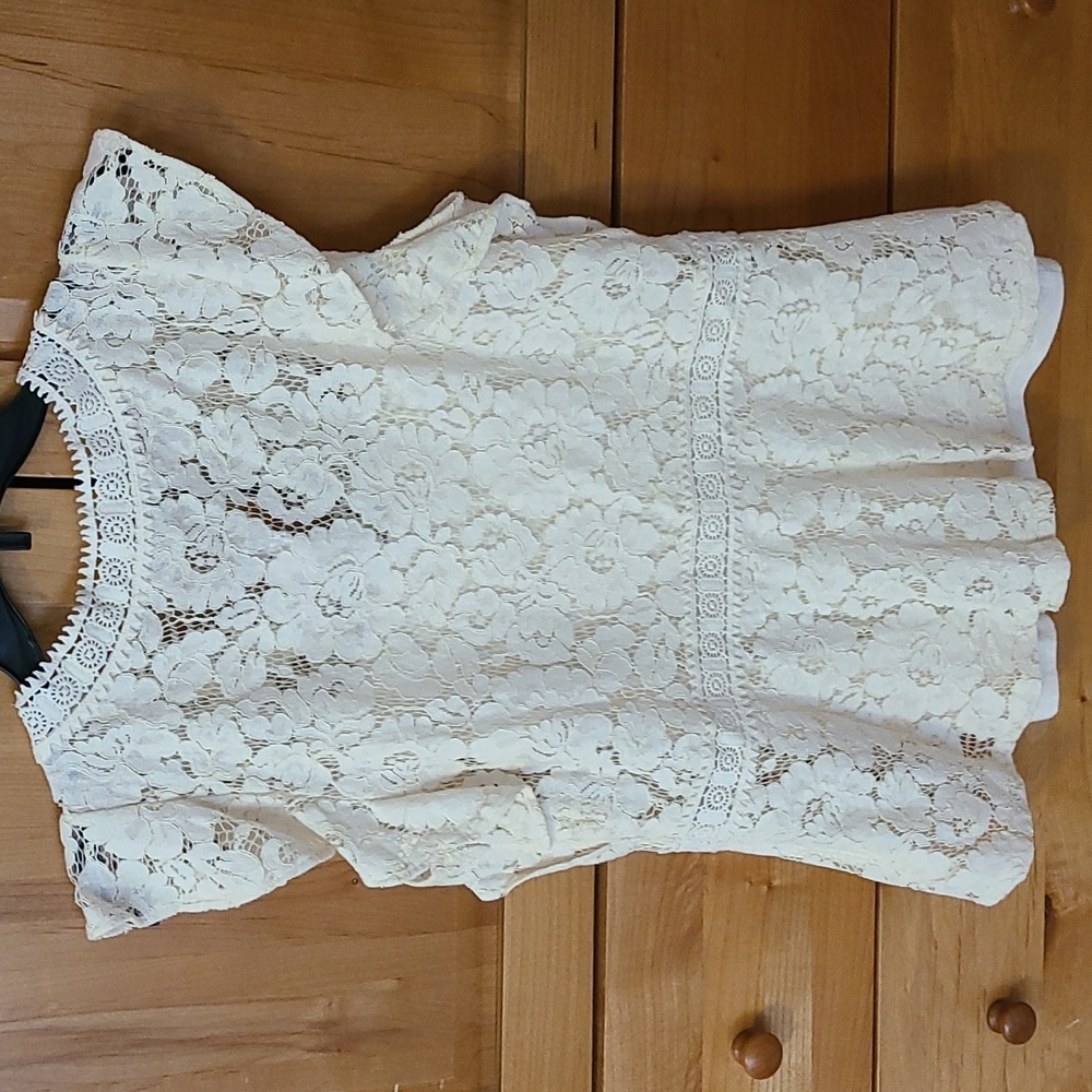Loft lace top - Picture 2 of 4